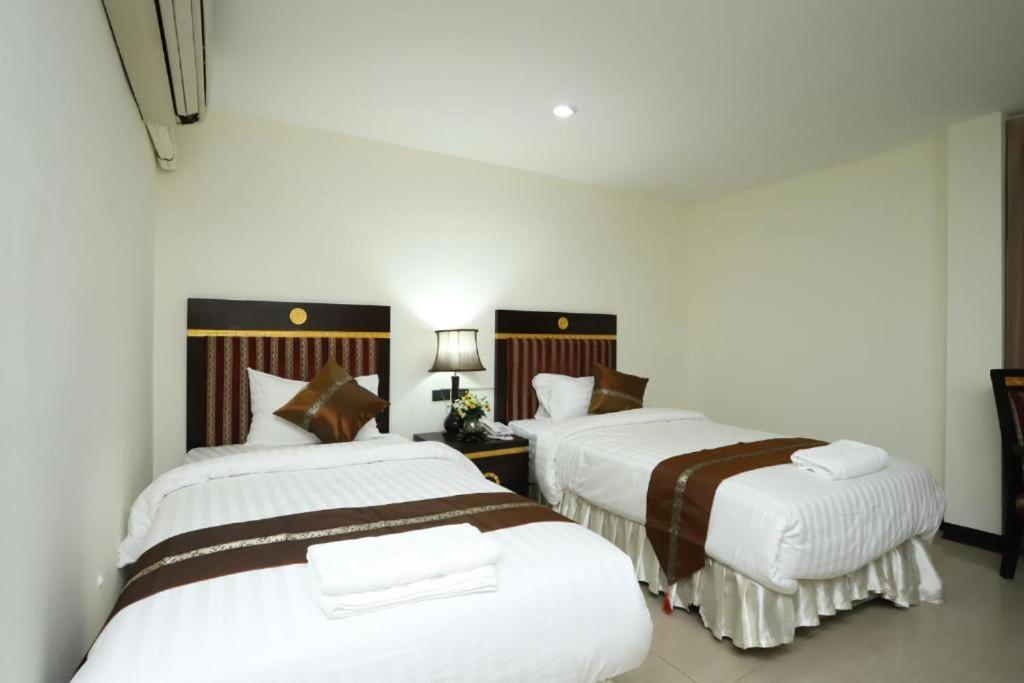 Lucky Palace Hotel Bangkok Zewnętrze zdjęcie