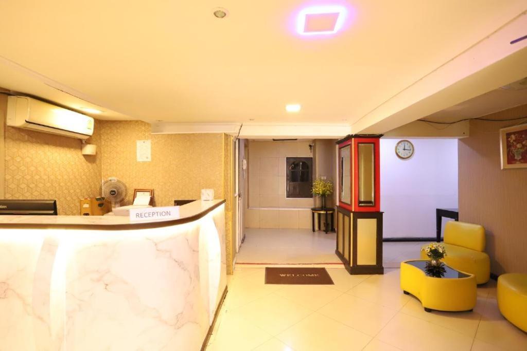 Lucky Palace Hotel Bangkok Zewnętrze zdjęcie